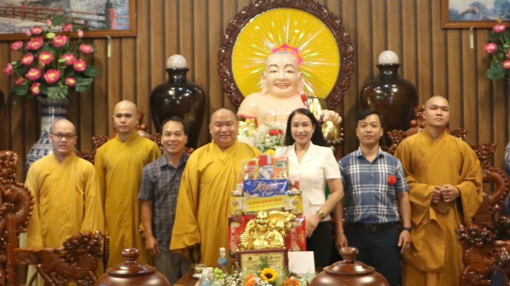 Quảng Ngãi: Ban Tuyên giáo – Dân vận Tỉnh uỷ thăm và chúc mừng Vu Lan tại Tổ đình chùa Trung Khánh