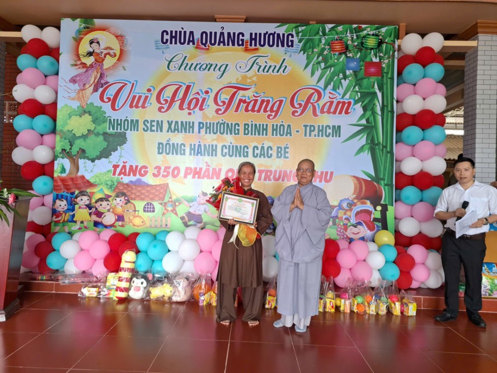 Lâm Đồng: Chùa Quảng Hương trao hơn 100 suất học bổng và 350 phần quà Trung thu