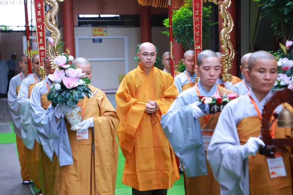 Đồng Nai: ĐĐ.Thích Nguyên Hưng giảng và hướng dẫn về “Thực hành các Pháp Yết-ma” trong buổi học ngày thứ 4 tại khóa Bồi dưỡng Luật 2025