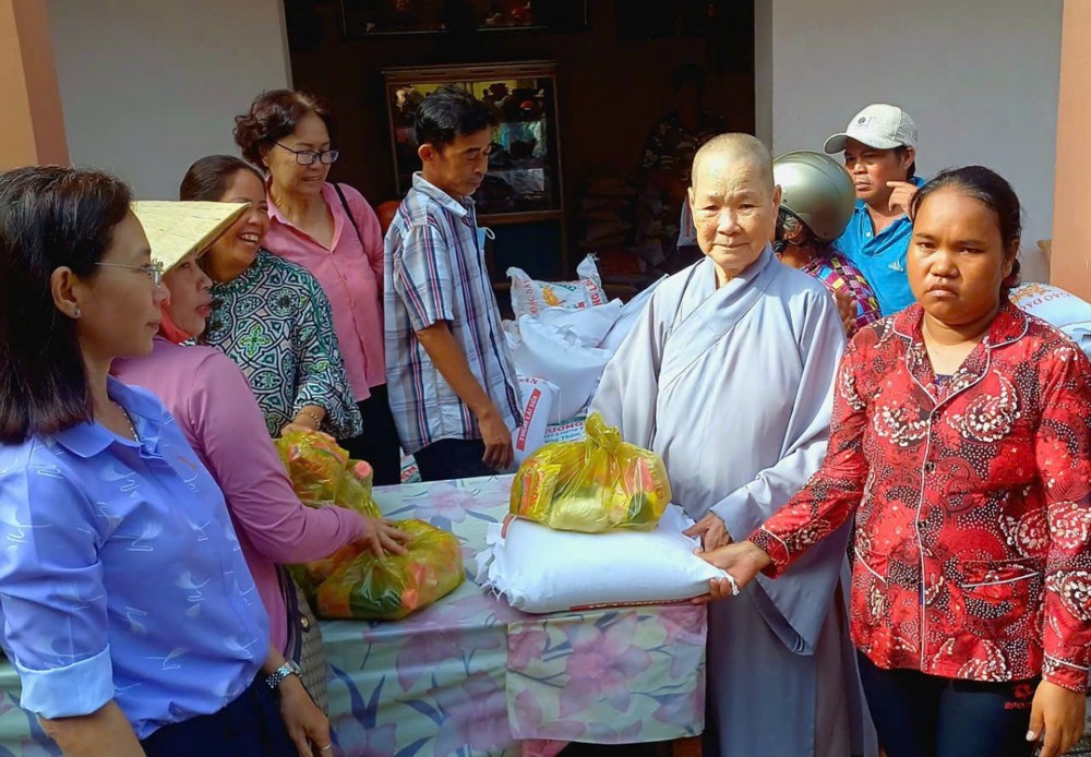 Vĩnh Long: Lan tỏa tình thương tại chùa Long Bình 