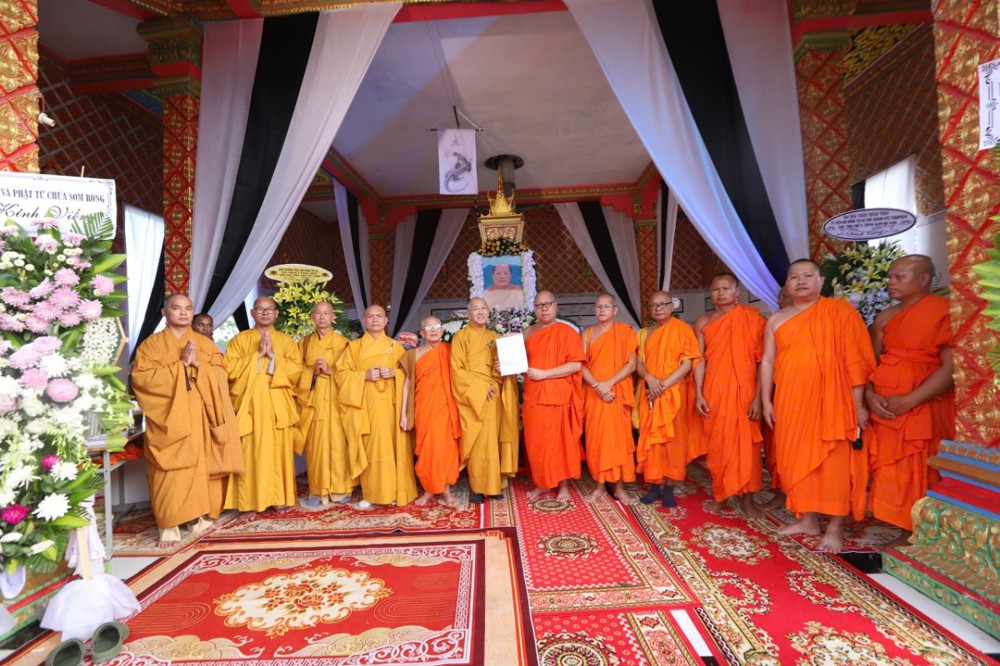 Ban Thường trực HĐTS – Văn phòng 2 TƯ GHPGVN viếng lễ tang Trưởng lão Hòa thượng Hồng Kim Phuông