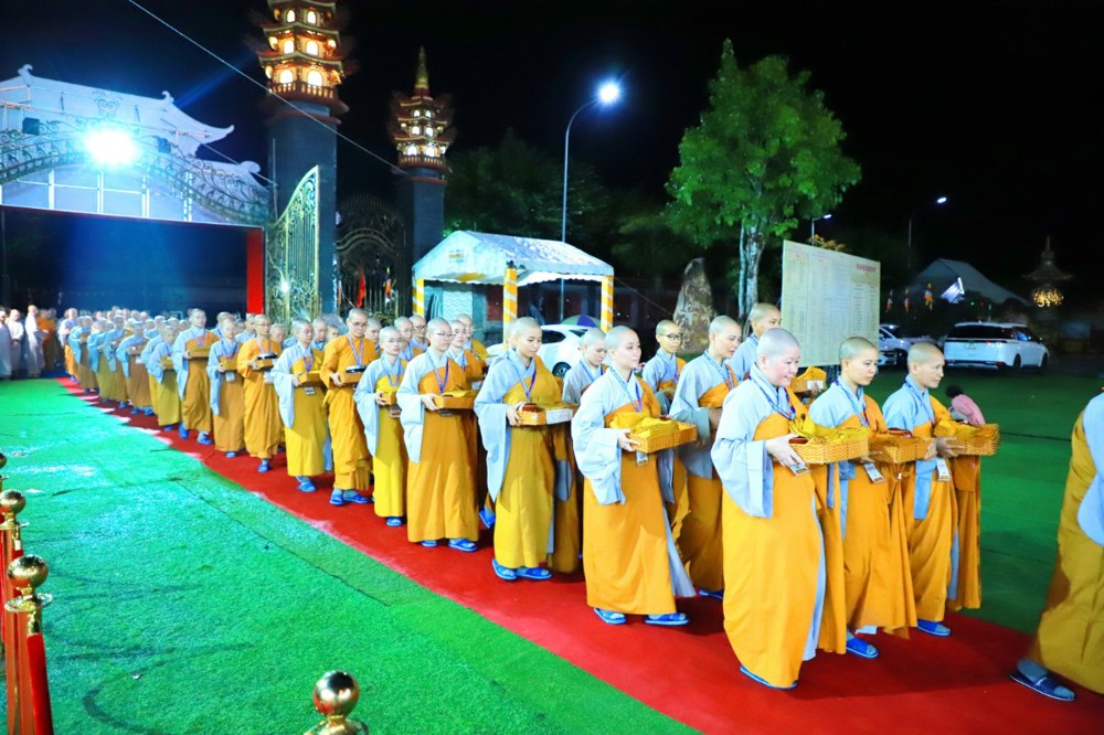 Vĩnh Long: Giới tử Ni Đại Giới đàn Thiện Từ thỉnh cầu Đại Tăng thọ lãnh giáo pháp