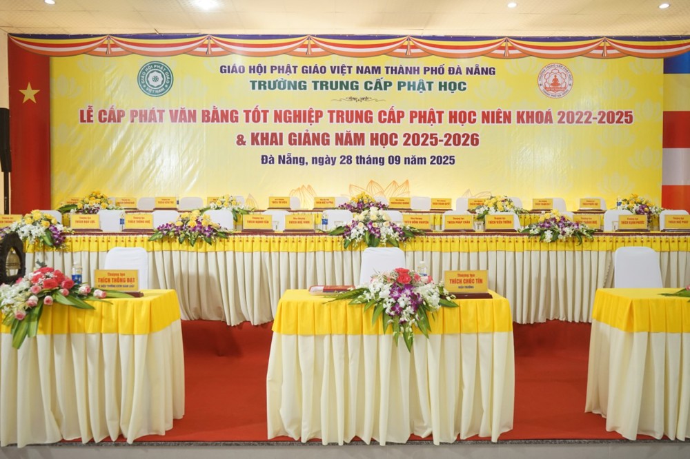 Đà Nẵng: Trường Trung cấp Phật học khai giảng năm học 2025 - 2026