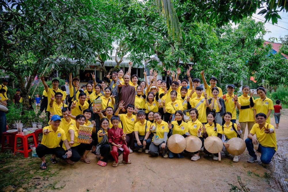 Trung thu yêu thương đến với trẻ em vùng sâu Mã Đà