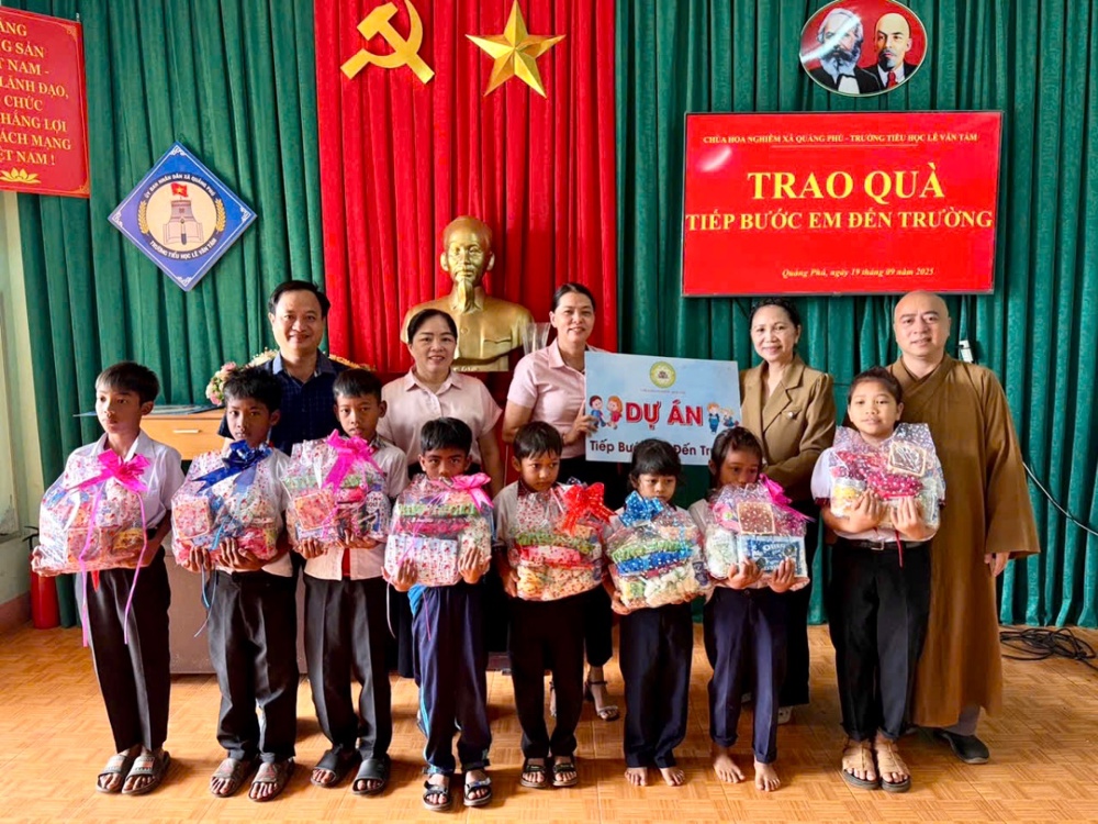 Quảng Phú: chương trình Trung thu sớm mang đến một mùa trăng thật đặc biệt cho các em học sinh 