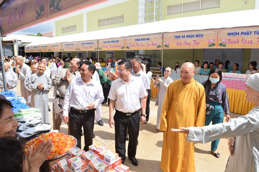 TP.HCM: Khai mạc “Phiên Chợ Tình Thương” lần thứ nhất tại Bệnh viện Bà Rịa