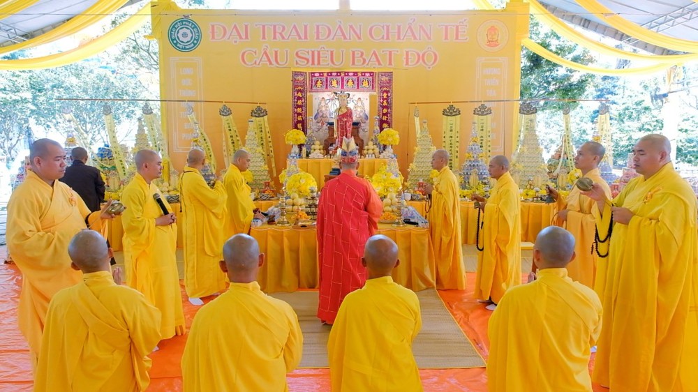 Đồng Nai: Trang nghiêm cử hành đàn chẩn tế cầu siêu tại chùa Long Hương nhân mùa Vu Lan PL.2569
