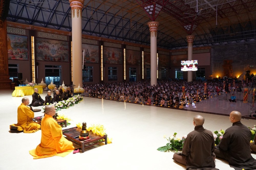 Tuổi trẻ tìm về Hiếu đạo trong Khóa tu “Bông Hồng cài áo” tại chùa Khai Nguyên
