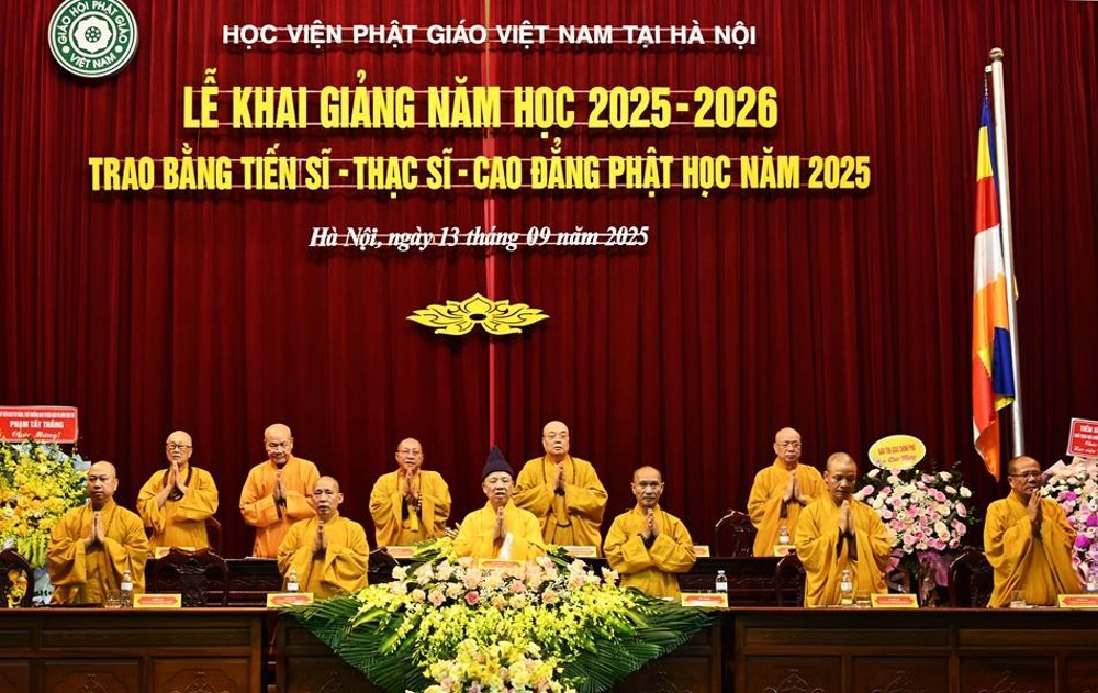 Học viện PGVN tại Hà Nội Khai giảng năm học 2025-2026, trao bằng Tiến sĩ-Thạc sĩ – Cao đẳng Phật học năm 2025