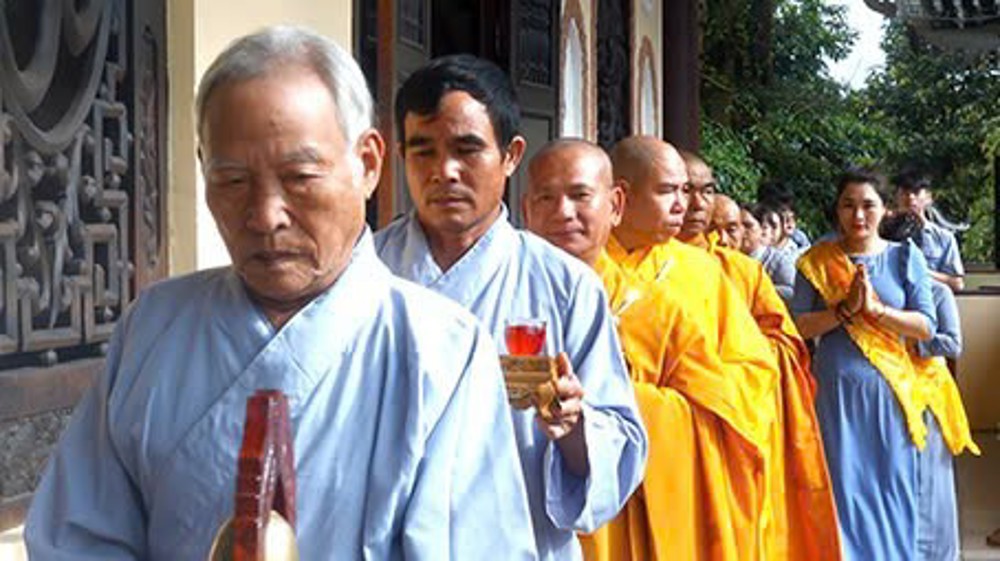 Quảng Ngãi: Chùa Tháp Kỳ Quang trang nghiêm lễ Vu Lan – Bông hồng cài áo và dâng Y Ca sa PL.2569 – DL.2025