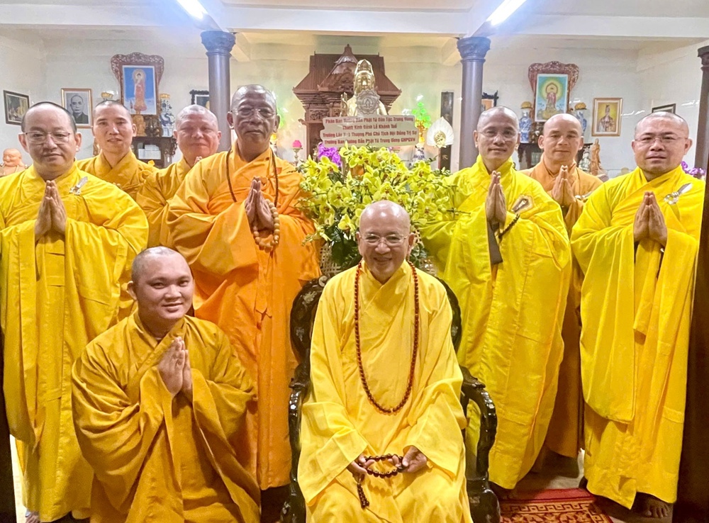 Phân ban Phật tử Dân tộc Trung ương khánh tuế vấn an Hòa thượng Thích Khế Chơn nhân mùa Vu Lan PL.2569