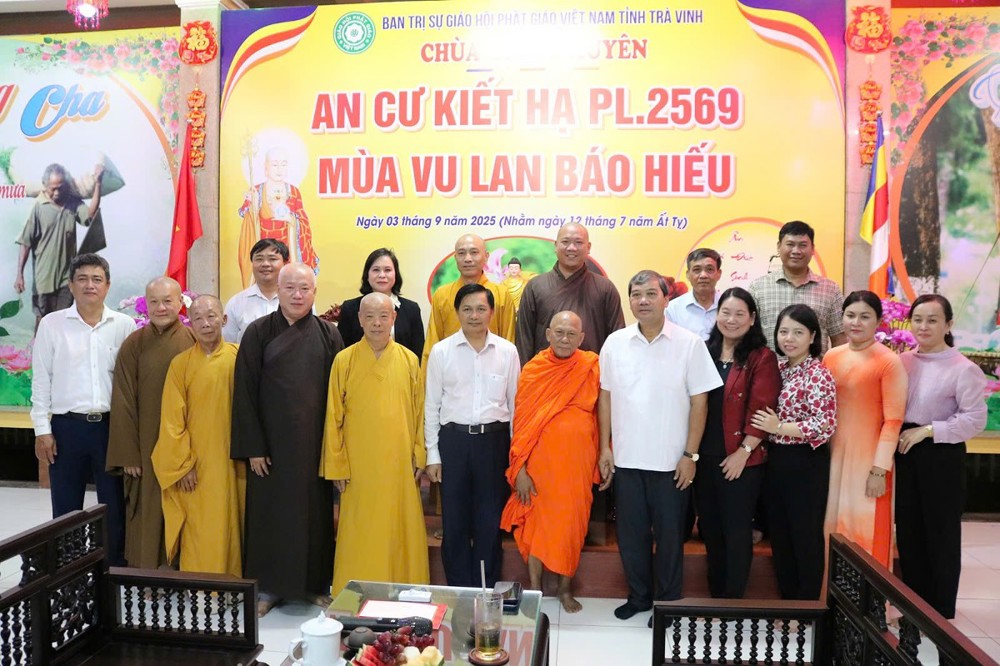 Vĩnh Long: Lãnh đạo Tỉnh ủy thăm Ban Trị sự Phật giáo tại chùa Lưỡng Xuyên 