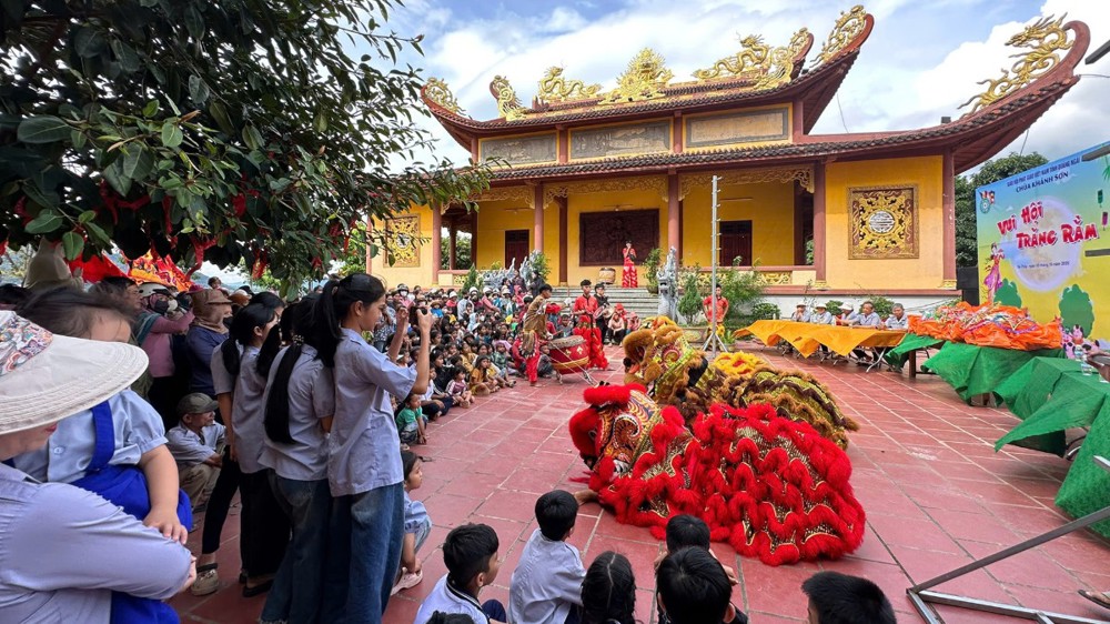 Quảng Ngãi: Chùa Khánh Sơn ấm áp ngày hội Trăng rằm tháng tám