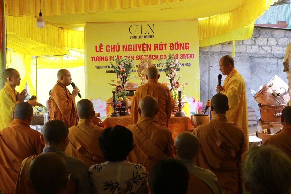 Tây Ninh: Chùa Linh Nguyên tổ chức lễ rót đồng đúc tôn tượng Đức Bổn sư Thích Ca Mâu Ni Phật