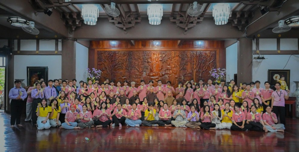 TP.HCM: Sinh viên trường Đại học Văn Lang và Đại học Sư Phạm TP.HCM tìm hiểu thực tế về đạo Phật tại tu viện Khánh An