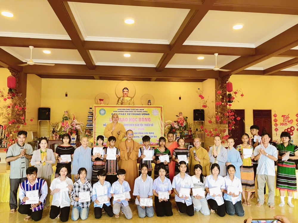 Đồng Nai: Phân Ban Phật tử Dân tộc Trung ương Trao 20 Suất Học bổng cho Học sinh, Sinh viên Dân tộc S’tiêng và Khmer
