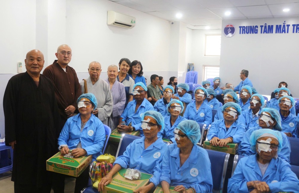 TP.HCM: Trung thu ấm tình thương đến với các em bệnh nhi có hoàn cảnh khó khăn tại Bệnh viện Nhi đồng 2