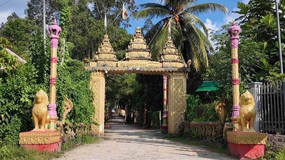 Về An Giang chiêm ngưỡng cặp cây vải cổ thụ gần 300 năm tuổi ở chùa Svay Ta Hon