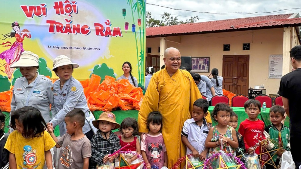 Quảng Ngãi: Chùa Khánh Sơn ấm áp ngày hội Trăng rằm tháng tám