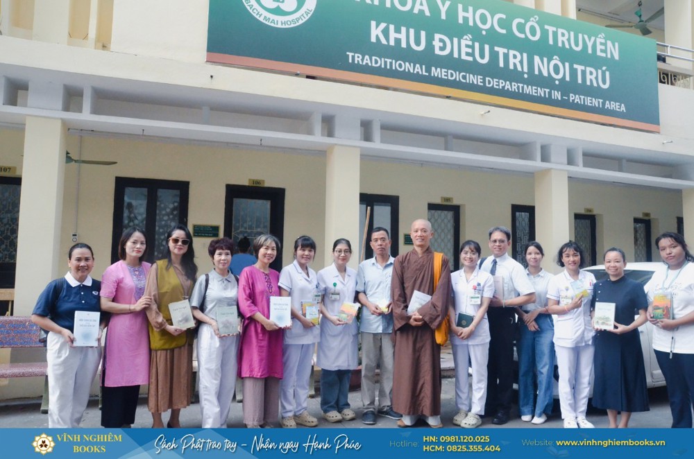 “Tủ sách Tâm An” - Món quà chữa lành gửi đến bệnh nhân Bạch Mai