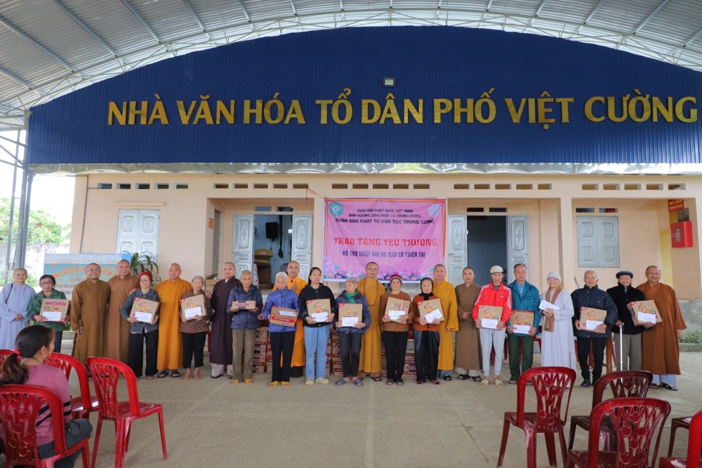 Thái Nguyên: Phân ban Phật tử Dân tộc Trung ương Trao Quà Cứu Trợ Tới Đồng bào sau thiên tai bão lũ