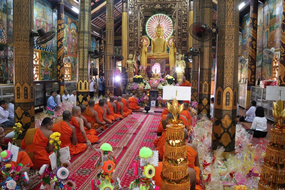 Vĩnh Long: Chùa Âng trang nghiêm tổ chức Lễ dâng y Kathina PL.2569