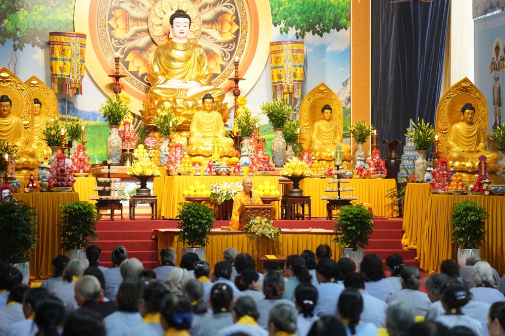 Hà Nội: Trang nghiêm Pháp hội Dược Sư lần thứ XX ngày thứ 2 tại chùa Bằng