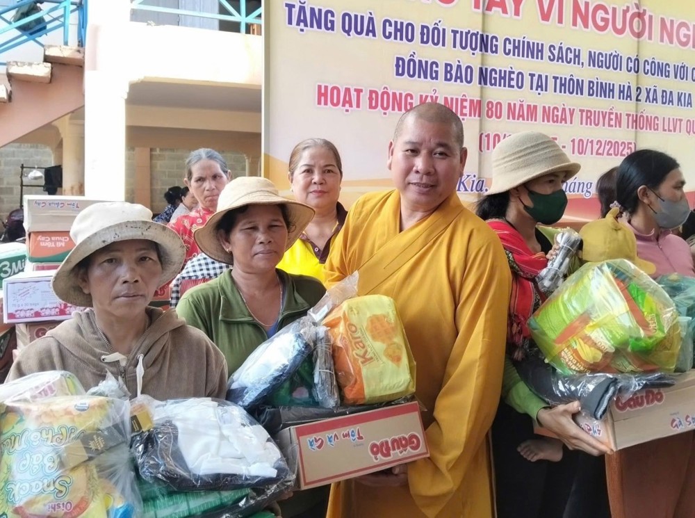 Đồng Nai: Đại đức Thích Minh Hậu tiếp tục hành trình tặng quà mùa Trung thu