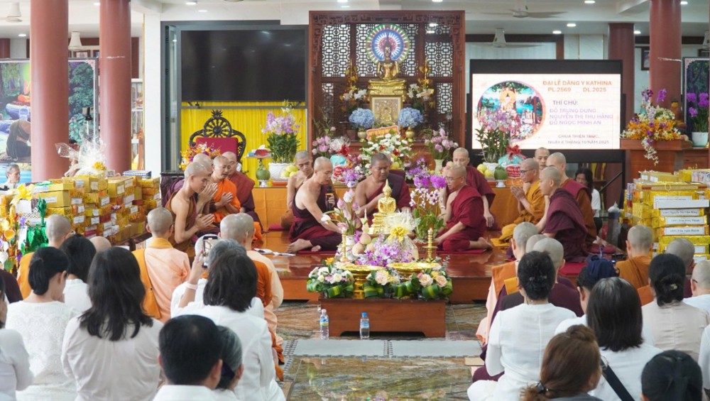 An Giang: Trang nghiêm lễ dâng Y Kathina theo truyền thống Phật giáo Nguyên thủy PL.2569 tại chùa Thiên Trúc