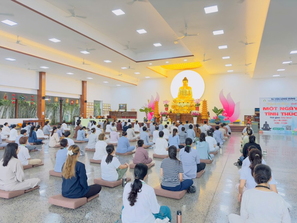 TP.HCM: Gần 200 hành giả tham dự khóa tu "Một ngày tỉnh thức" lần thứ 27 tại tu viện Long Hưng
