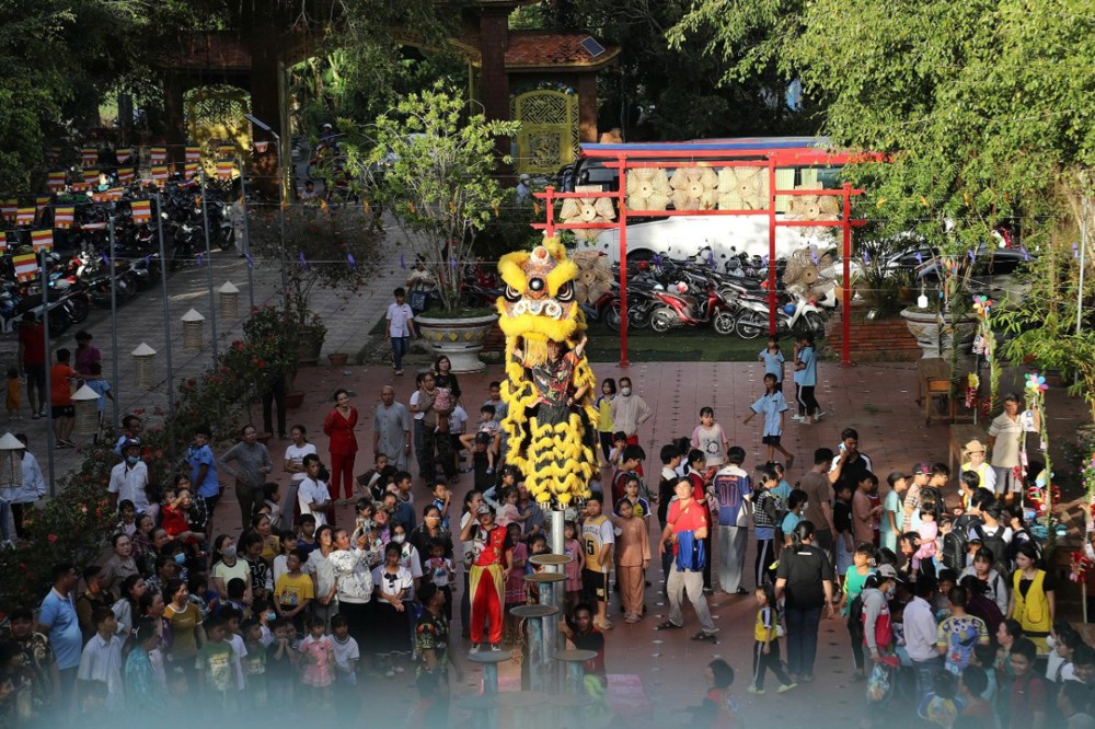 Đồng Tháp: Chùa Quê Hương tổ chức Trung thu 2025 với chủ đề “San Sẻ Yêu Thương” - Trao gửi 1.200 phần quà đến cái em thiếu nhi
