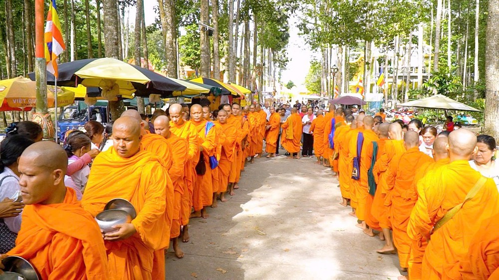 Cần Thơ: Lễ an vị Phật và đặt Bát hội 100 vị Sư tại chùa Pen Som Rấth
