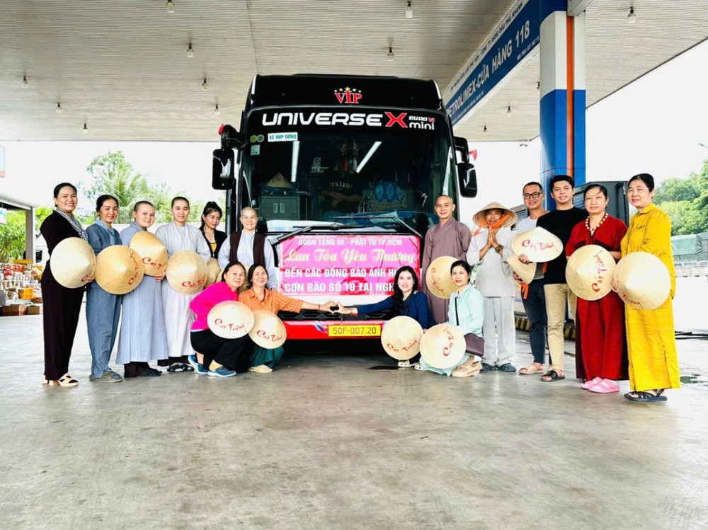 Phật giáo tỉnh Tây Ninh thăm và hỗ trợ bà con và các chùa bị ảnh hưởng bởi lũ lụt tại Nghệ An