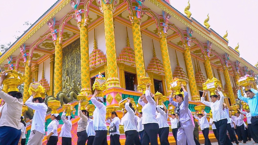 Cần Thơ: Lễ dâng Y Kathina tại chùa Chrôi Tưm Chắc