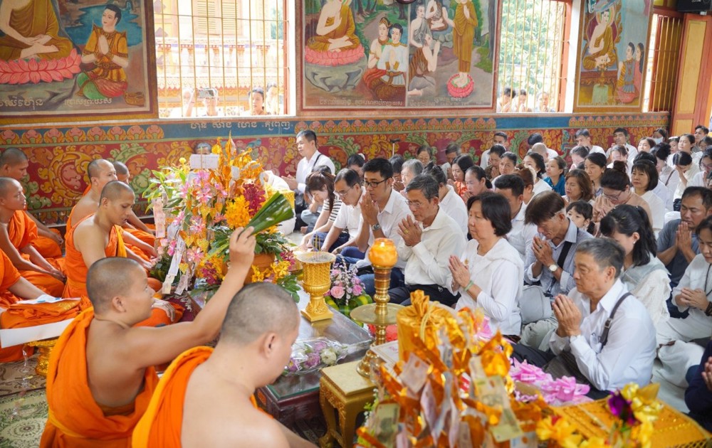 TP. HCM: Hàng nghìn Phật tử trở về tham dự lễ dâng y Kathina tại chùa Candaransi