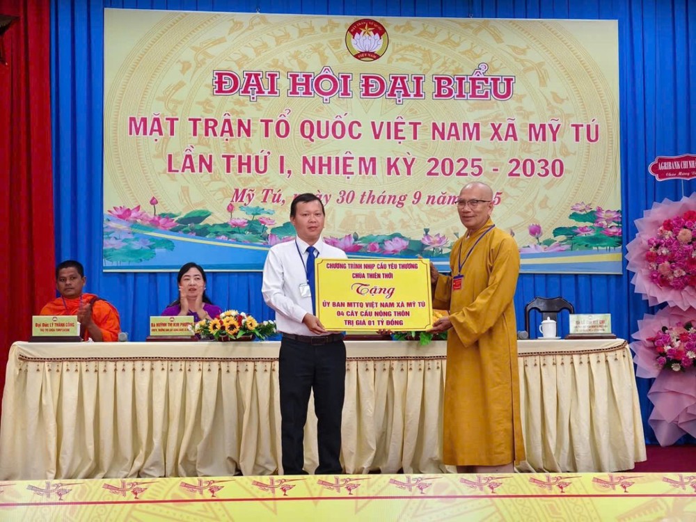 Cần Thơ: Chùa Thiên Thới tặng cầu bê tông nông thôn chào mừng Đại hội UBMTTQVN 1 phường 6 xã