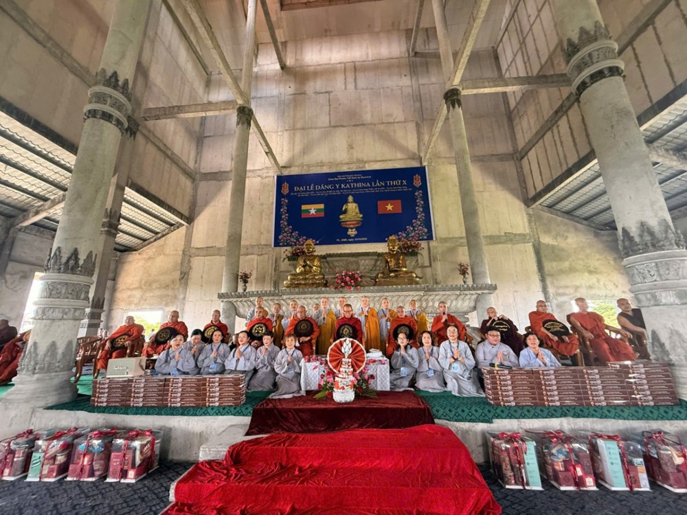Myanmar: Chùa Đại Phước long trọng tổ chức lễ dâng y Kathina lần thứ X