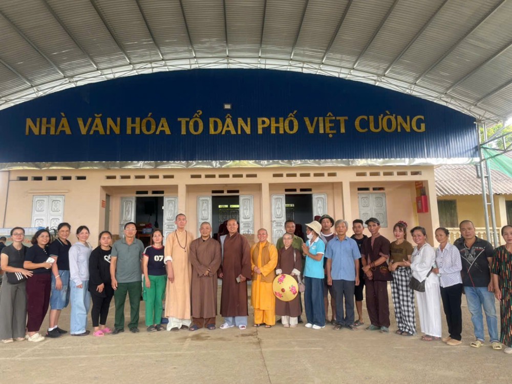 Thái Nguyên: Câu lạc bộ “Hành trình Hiểu Thương” trao quà cứu trợ đồng bào bị thiên tai bão lũ