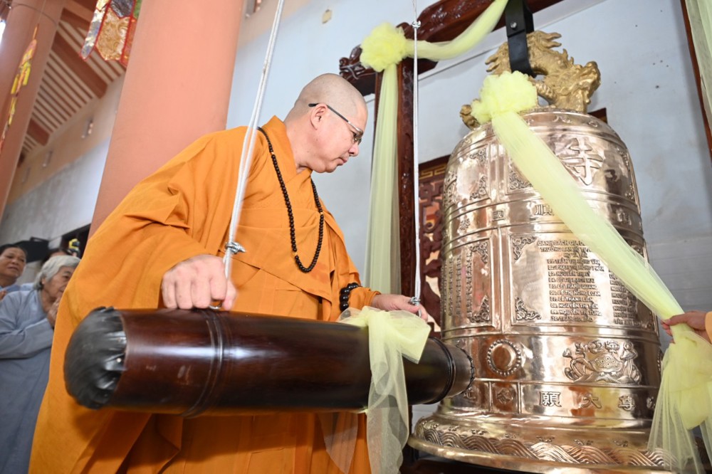 Quảng Ngãi: Trang nghiêm cử hành lễ khai Đại Hồng Chung tại chùa Bảo Sơn