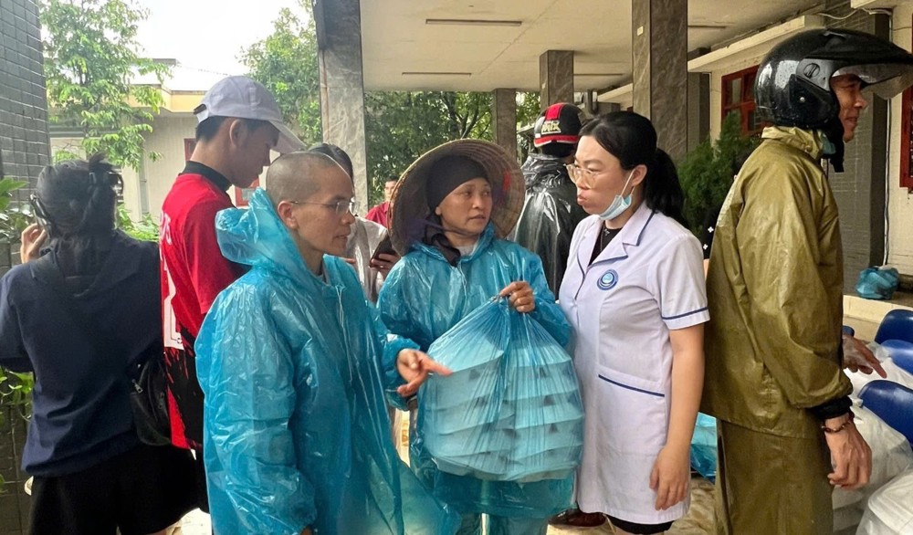 TP.Huế: Ban Từ thiện Xã hội Phật giáo Lâm Đồng đồng hành 