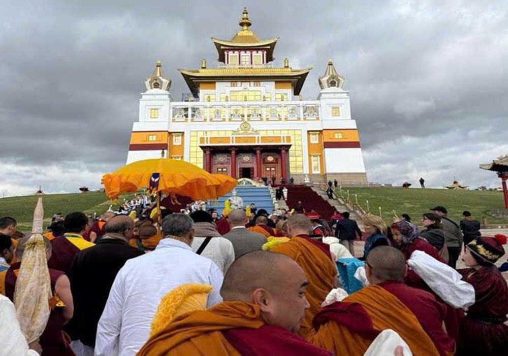 Hàng Vạn Phật Tử Nga Chiêm Bái Xá Lợi Đức Phật Tại Kalmykia – Dấu Ấn Tâm Linh Từ Ấn Độ