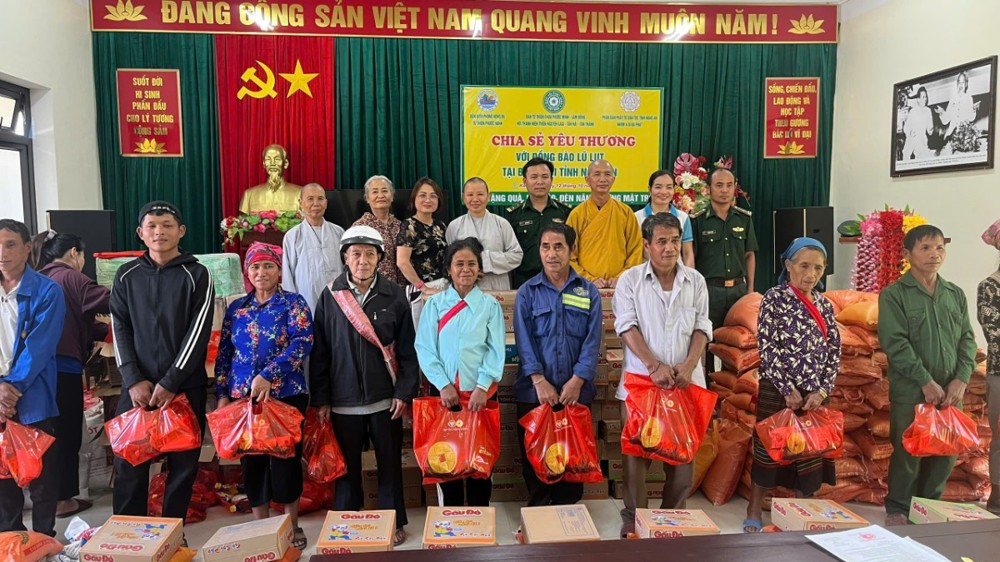 Lâm Đồng: Chùa Phước Minh thực hiện chương trình Chia Sẻ Yêu Thương đến đồng bào xã Mỹ Lý và Keng Đu 