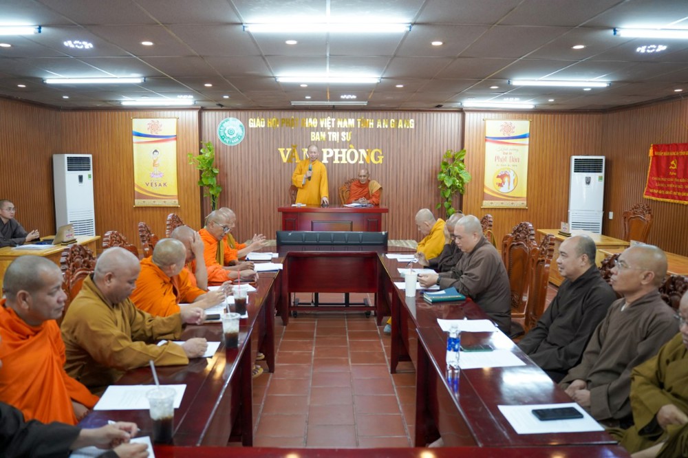 Ban Trị sự GHPGVN tỉnh An Giang họp bàn chuẩn bị Đại hội và vận động cứu trợ đồng bào vùng bão lũ