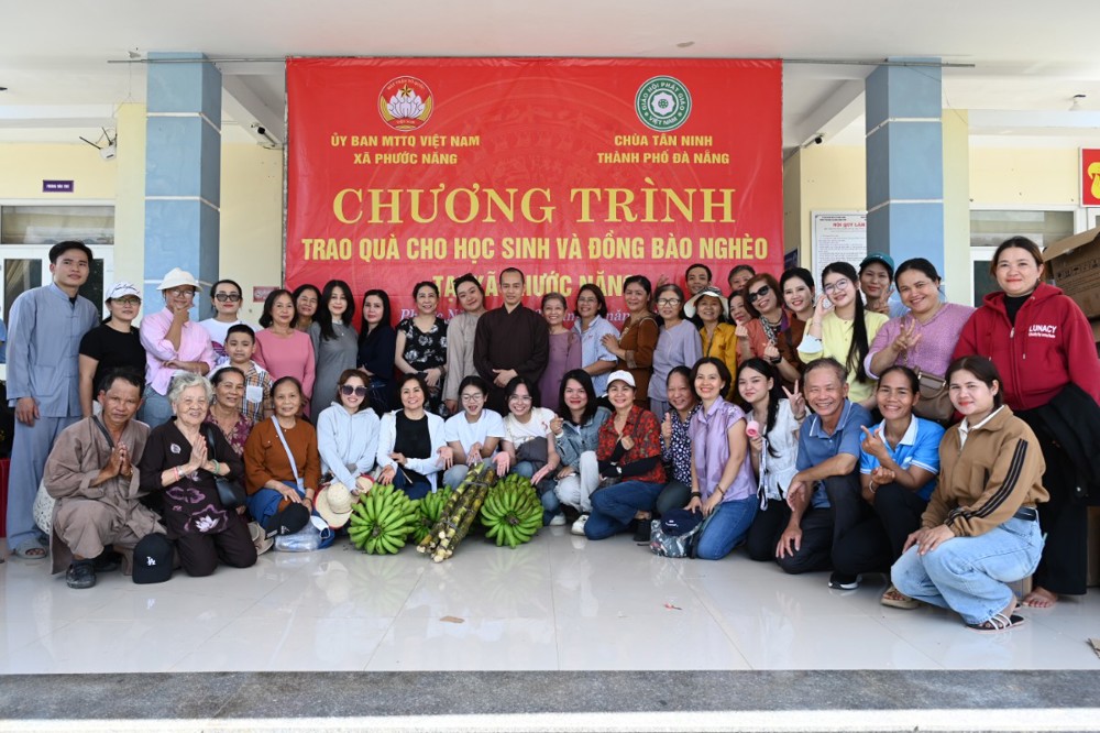 Đà Nẵng: Chùa Tân Ninh tổ chức chương trình gắn kết cộng đồng tại xã Phước Năng