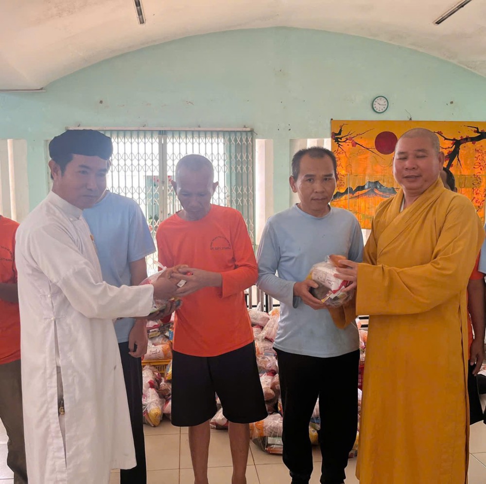 Đồng Nai: Trao 900 phần quà cho học viên Trung tâm Bảo trợ xã hội Bình Đức 1 