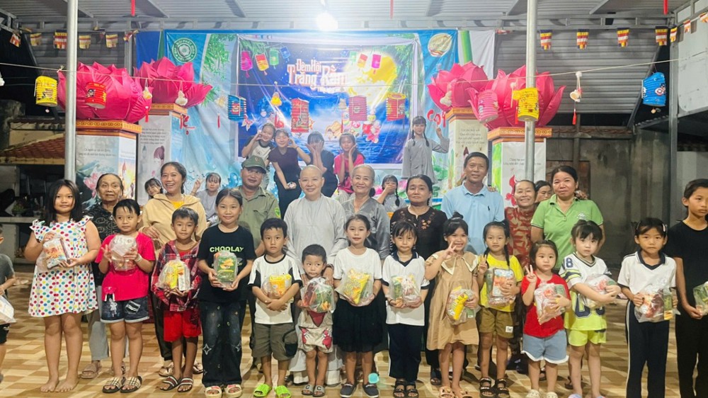 Lâm Đồng: Chùa Phước Minh tổ chức khóa tu Học Pháp An Lạc lần 9 và Đêm Hội Trăng Rằm 2025 cho 500 thiếu nhi
