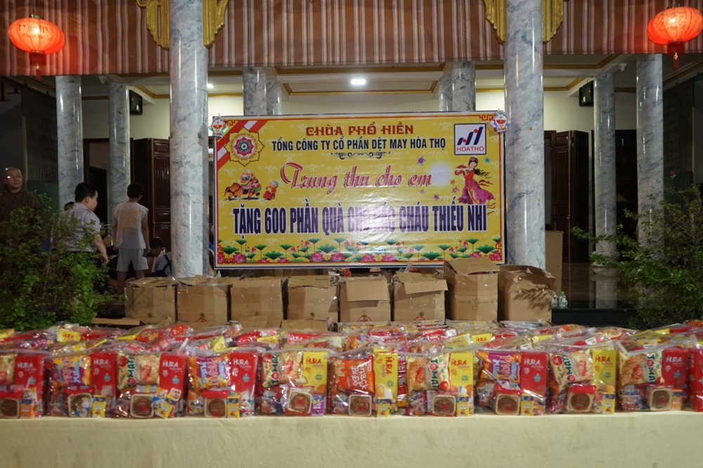 Đà Nẵng: Chùa Phổ Hiền tặng 700 suất quà Trung thu cho thiếu nhi