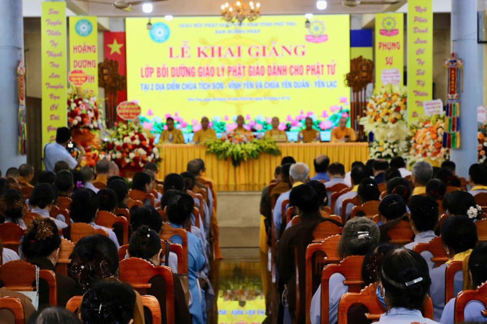Phú Thọ: Khai giảng lớp Bồi dưỡng Giáo lý cho Phật tử năm 2025 tại chùa Tích Sơn
