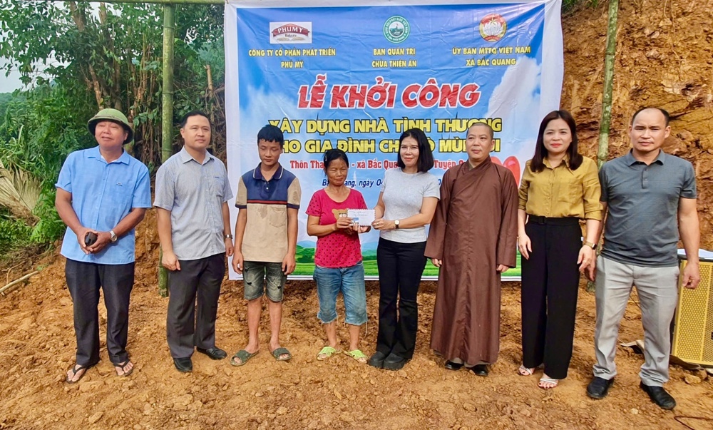 Tuyên Quang: Tấm lòng sẻ chia ấm áp - Khởi công xây nhà, trao quà Trung Thu 2025