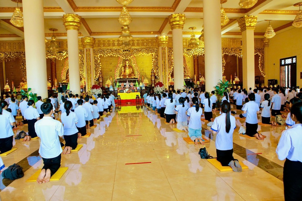 Đồng Nai: Chùa Phật Quốc Vạn Thành tổ chức khóa tu Bát Quan Trai giới dành cho 500 thanh thiếu niên, học sinh và Phật tử